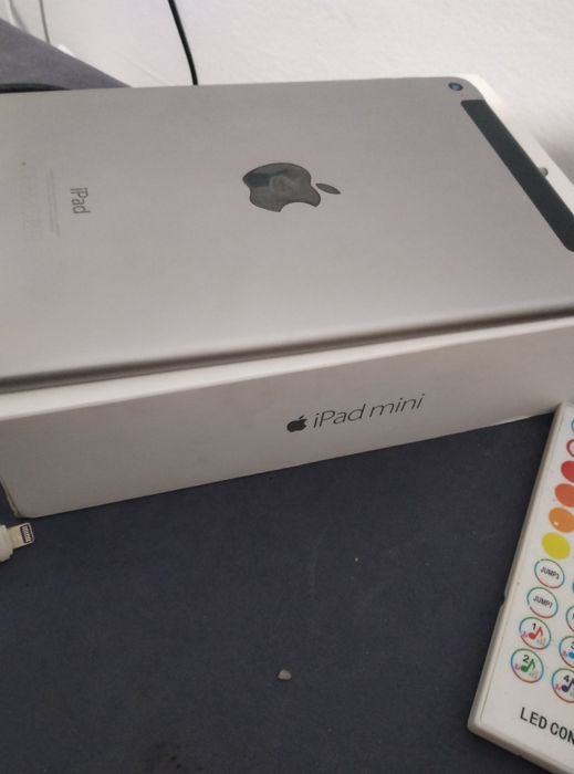 Ipad поколение-4 продам