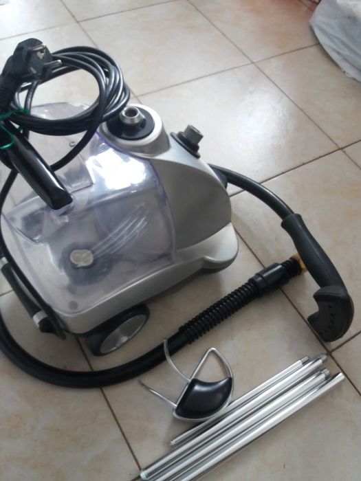 Вертикална ютия на пара ,, Princess " Много добро състояние.