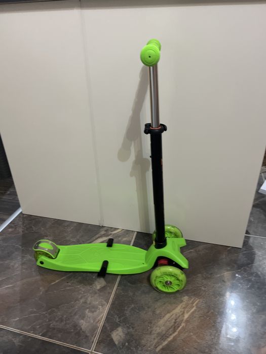 Тротинетка Chipolino multi plus