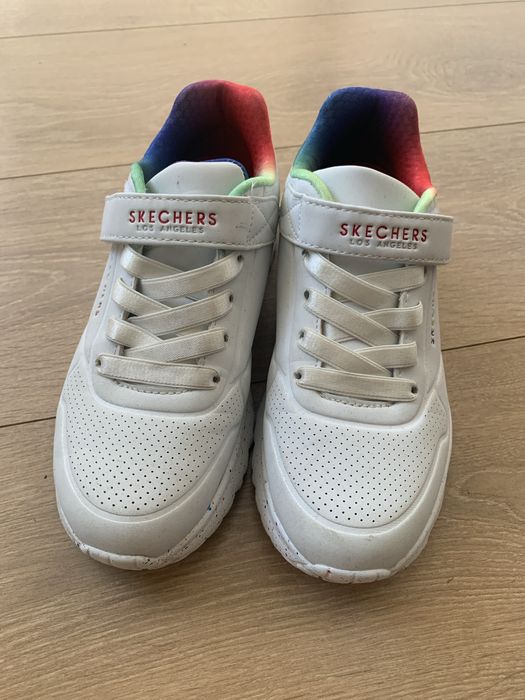 Adidasi skecers albi fete,nr 35 state perfecta interiorul masoara 21cm