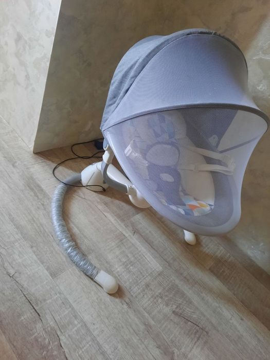 Продаётся шезлонг и ходунки