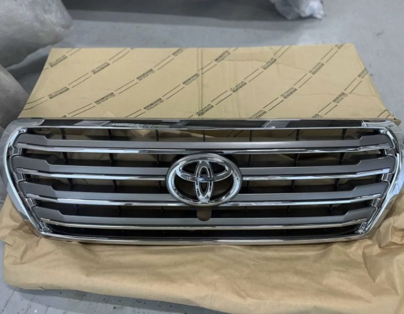 Решетка радиатора LAND CRUISER 200