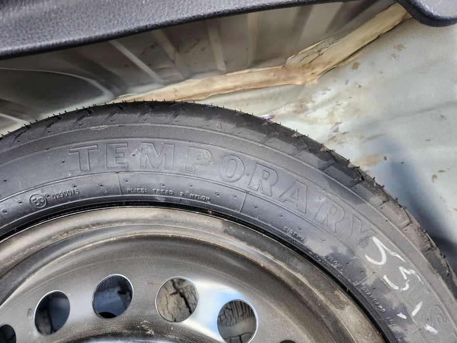 Запаска от Камри 70