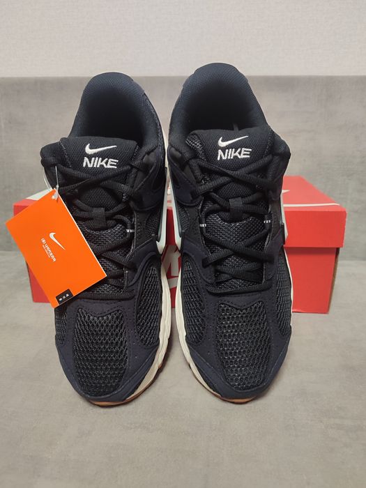 Продам кроссовки Nike