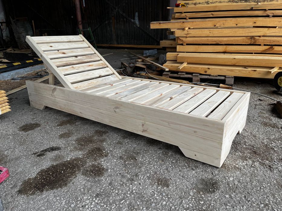 Дървен масивен шезлонг Макси