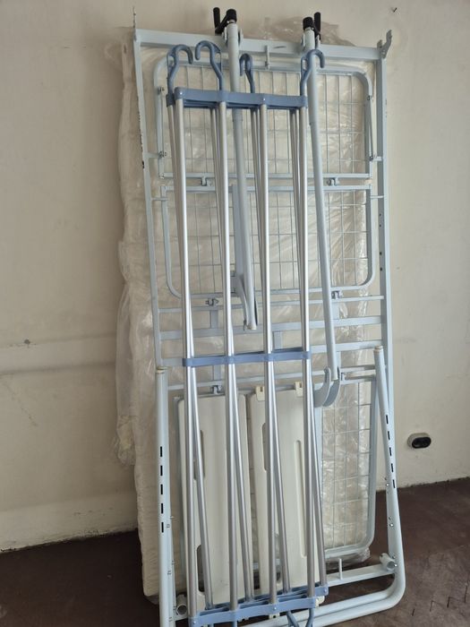 Механично болнично легло