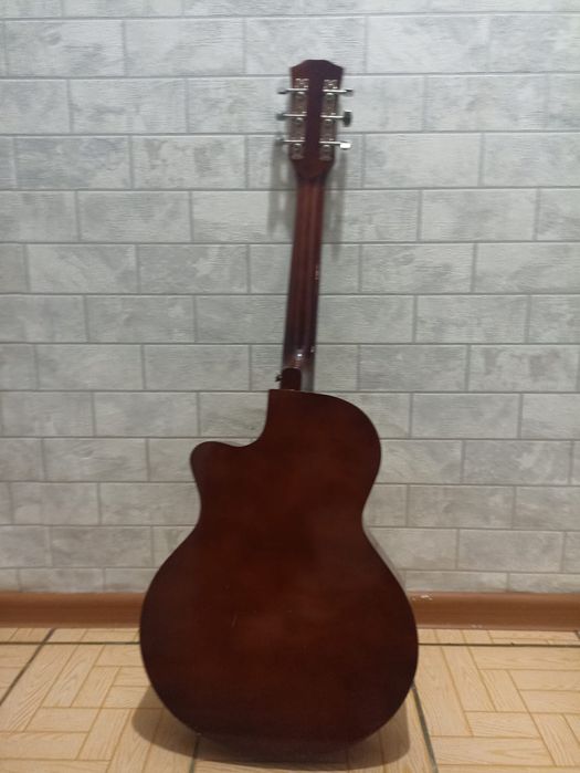 Продам гитару  состояние идеальное