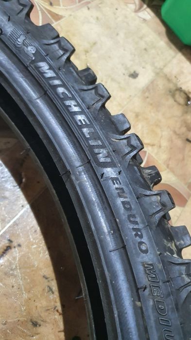 90 90 r 21 Michelin (MediuM)