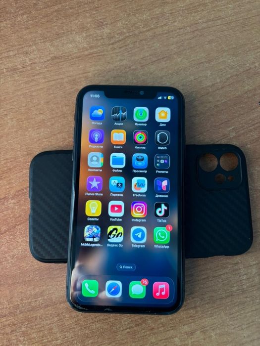 Продам айфон 11