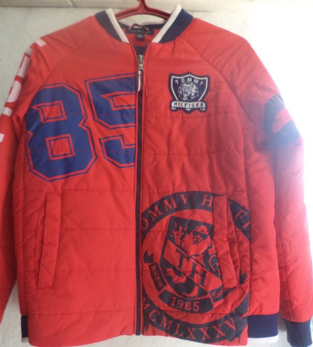 Лотове Tommy Hilfiger, Lévis , Zara