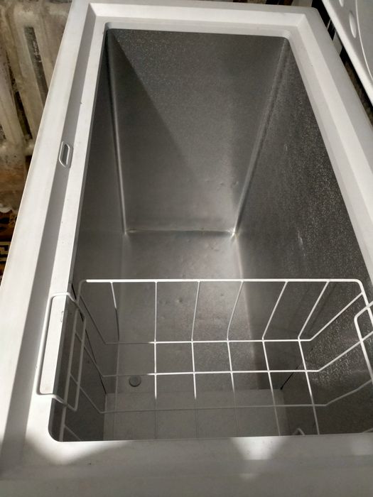 Продам морозильную камеру