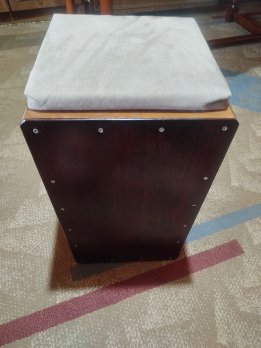 Vând tobă cajon în stare nouă