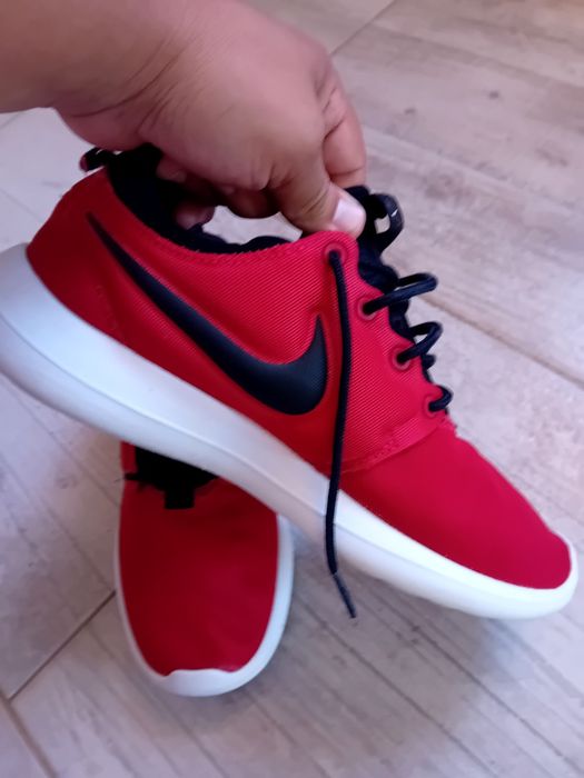 Vand adidasi nike marimea 37.5