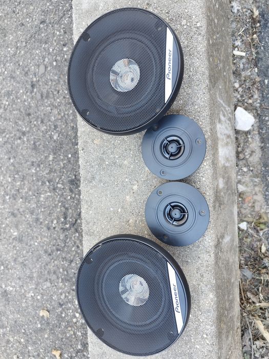 Seturi difuzoare auto
