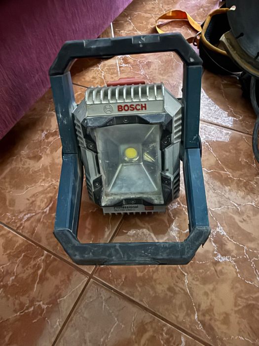LED прожектор Bosch GLI 18V-1900 C Professional
