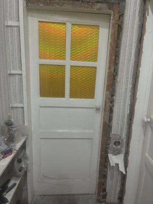 Бесплатно двери деревянные 8шт.