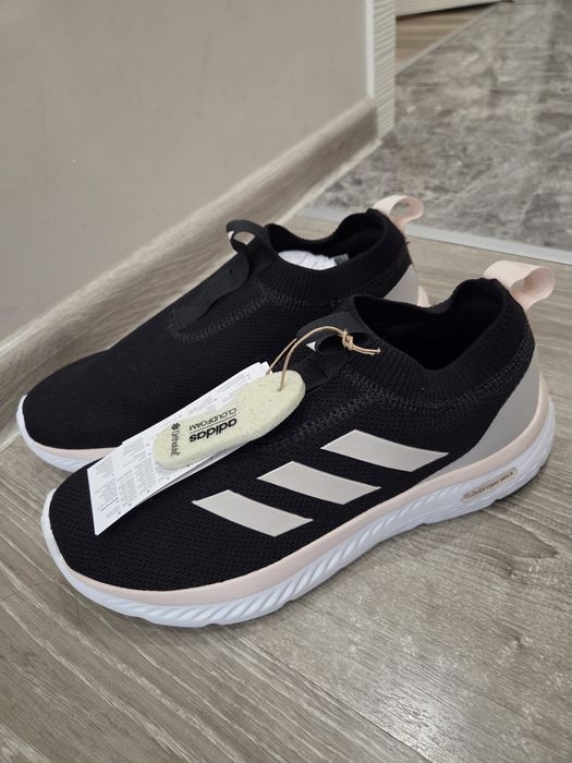 Дамски маратонки нови