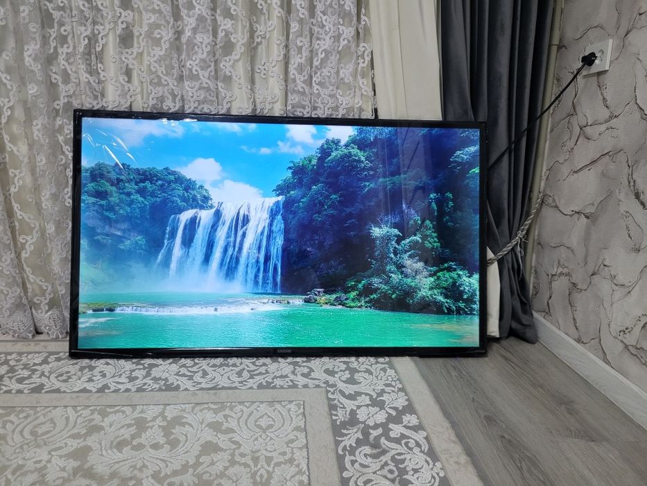 Продаётся телевизор смарт тв