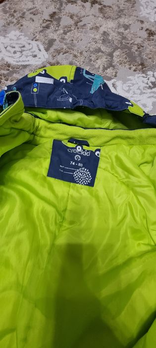 Продам демисезонный комбинезон 74-80