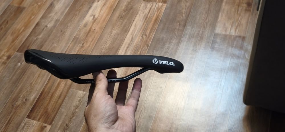 Седло для велосипеда Velo VL-1B12