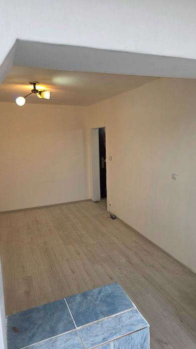 Proprietar, Garsonieră de vânzare, etaj 2 – B-du Dimbovita