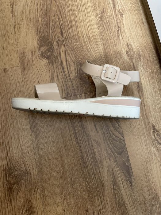 Обувки на ток 38 номер Сандали 38 номер