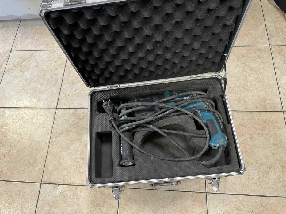 Перфоратор Makita HR 2300