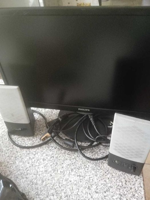 монитор PHILIPS 22 дюйма плюс колонки б/у