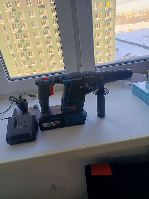 Перфоратор Bosch GBH 18v26f с быстросъёмный патроном.
