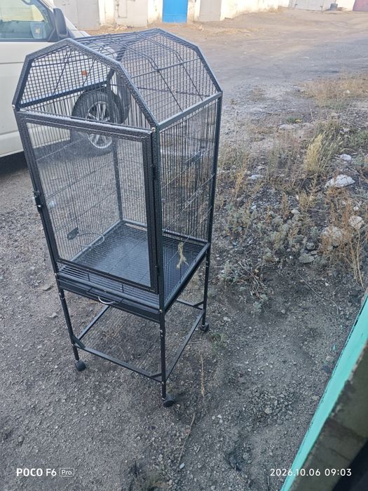 Продам клетку для попугаев