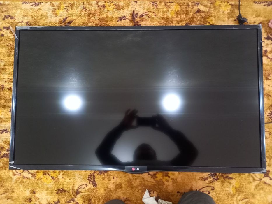 Televizor LG 42 talik yangi karopka srochna sotiladi oladiganlar tel q