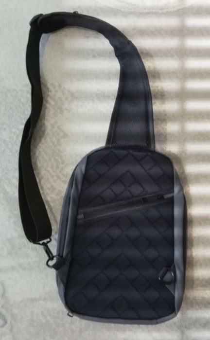 Продается сумка через плечо