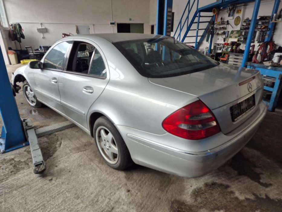 Mercedes W211  E220DI 150кс 646 Elegance ръчка седан НА ЧАСТИ!