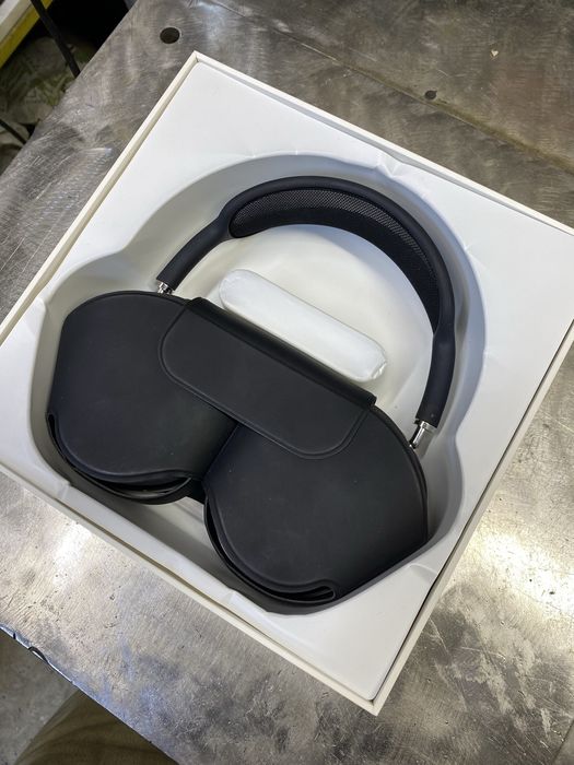 Apple airpods max A2096