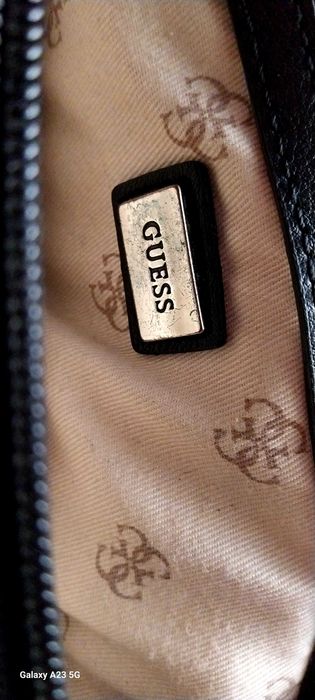 Дамска чанта GUESS