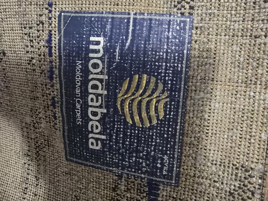 Vând două covorașe identice