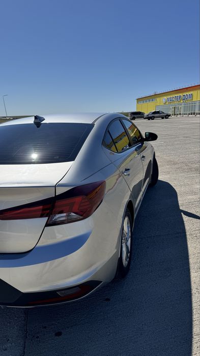 Машина Хюндай Элантра