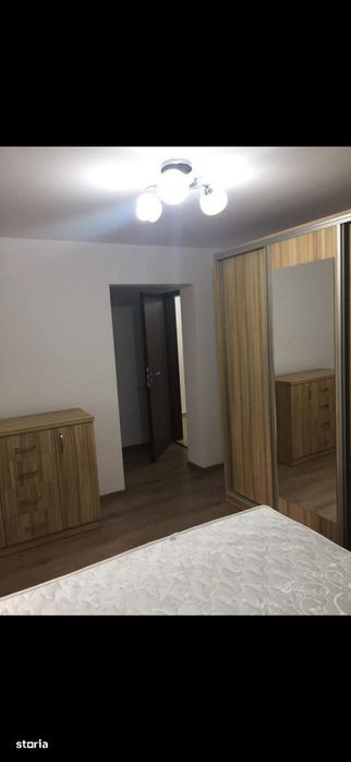 Casa cu 5 camere, curte și aer condiționat