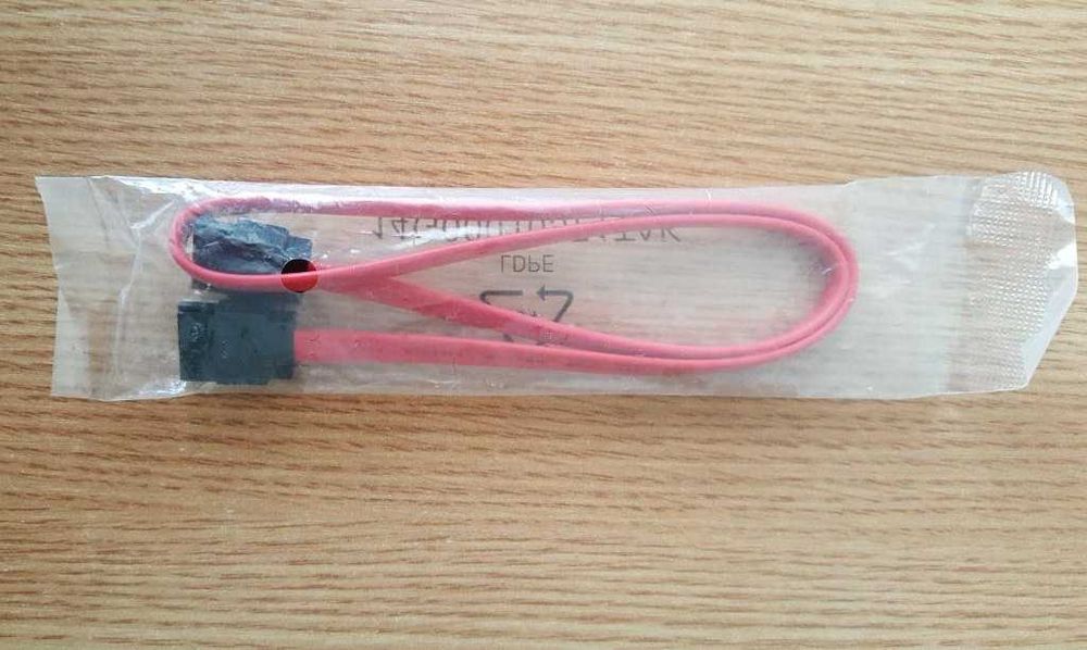 Cablu SATA și adaptor alimentare SATA - ATA