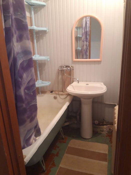 Продам квартиру. В 11 микрорайоне