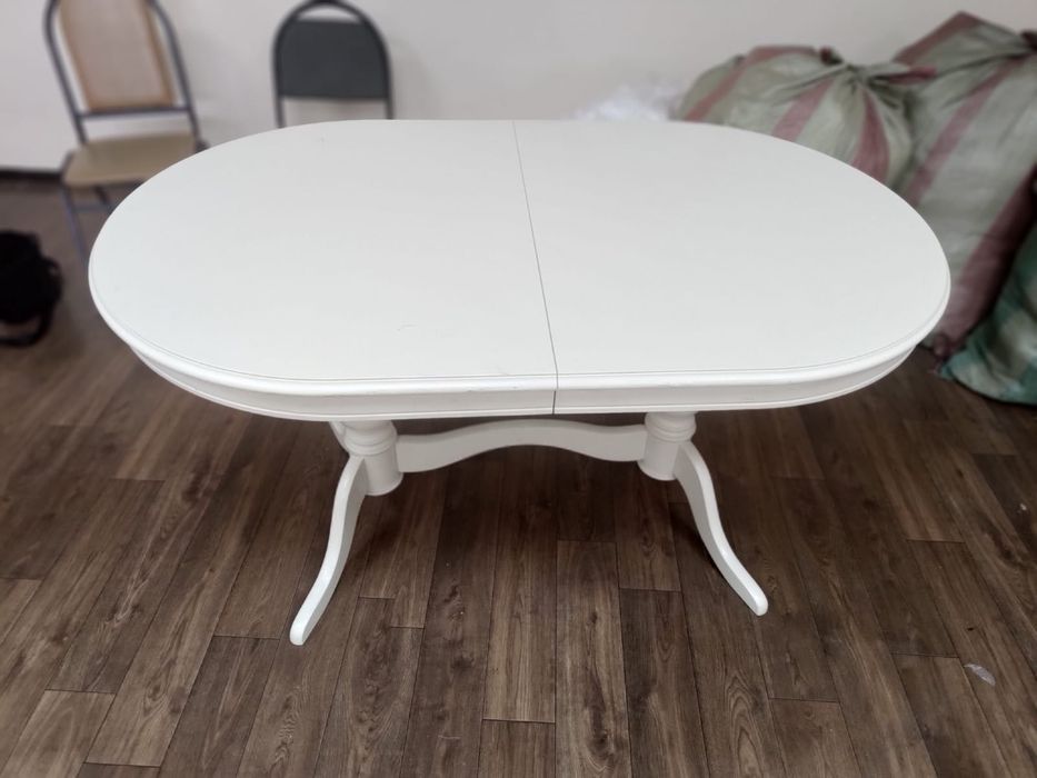 Продам гостевой стол срочно