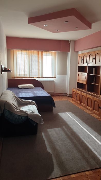 Proprietar inchiriez apartament ultracentral zona Universitate