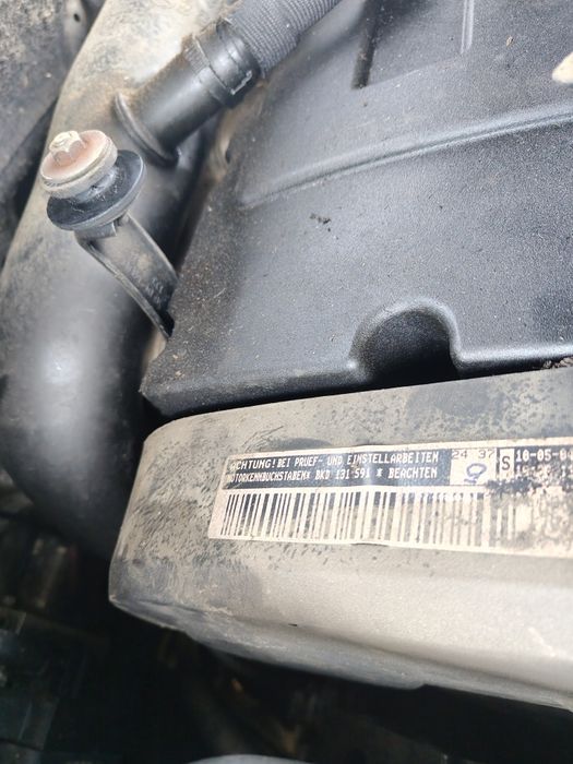 Piese motor BKD cutie ambreaj  stop bord ecu kit pornire oglinda haion ceasuri bord toba compresor clima egr injectoare caseta jug vw golf 5 2.0 bkd