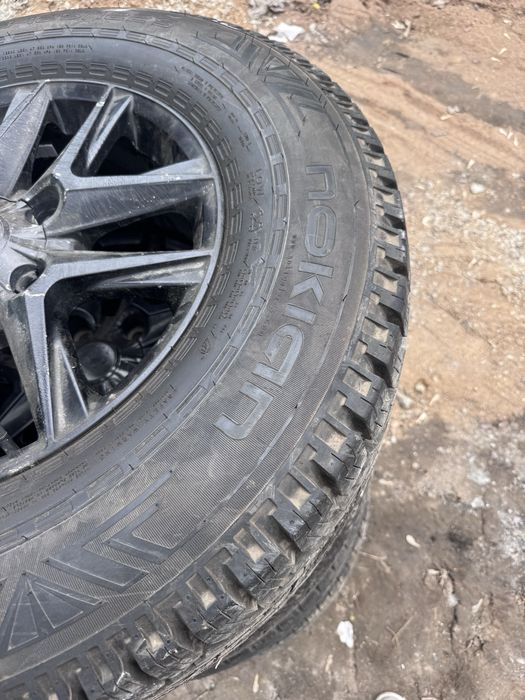 Диски с шинами  Лексус Крузак  р18