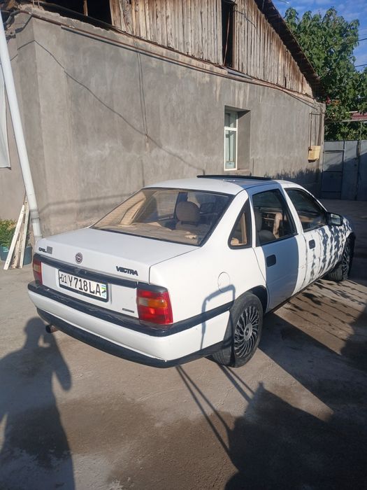 Opel vektra sotiladi