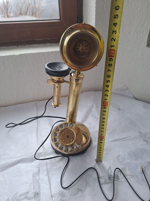Ретро телефон бронзов
