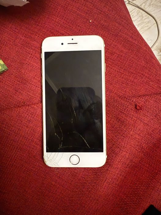 Айфон 6s 64гб за смяна на батерия