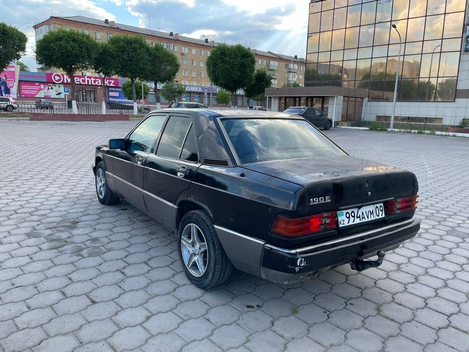 Продам автомобиль Мерседес Бенс 190