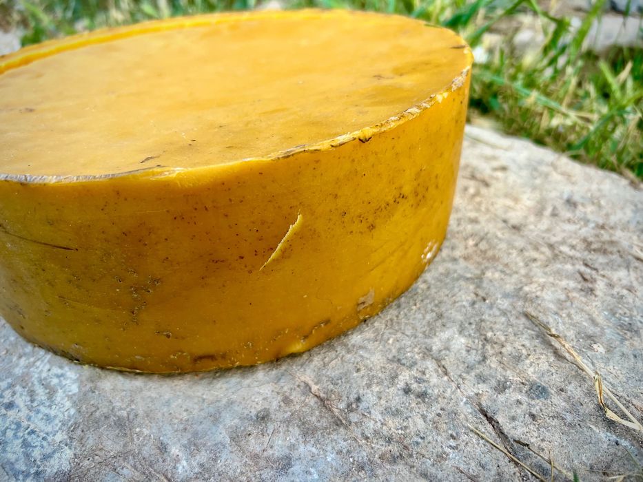 Продавм пчелен Восък