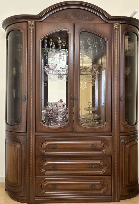 Продается сервант